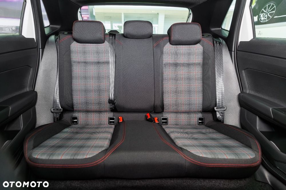 Volkswagen Polo - 13