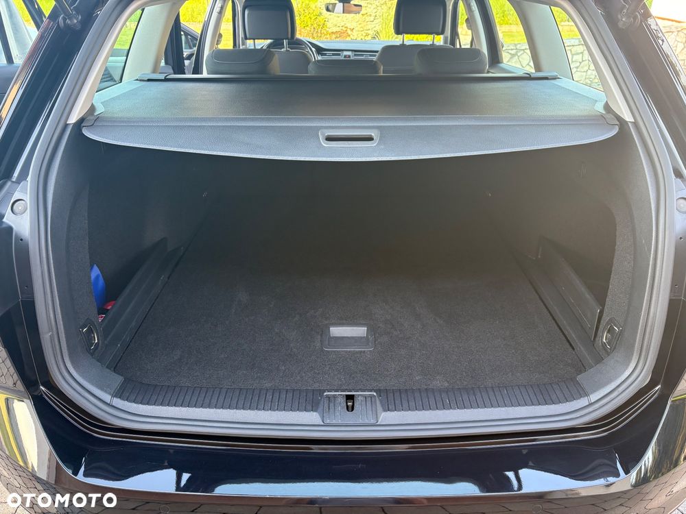 Volkswagen Passat 2.0 TSI Business DSG - 25