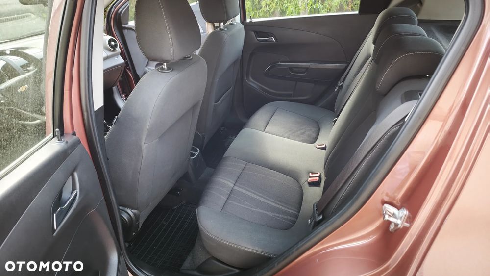 Chevrolet Aveo 1.6 LTZ - 18
