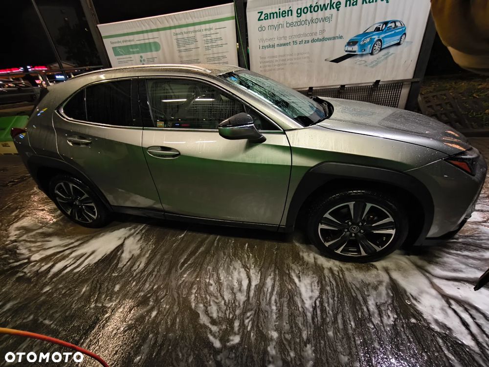 Lexus UX - 12