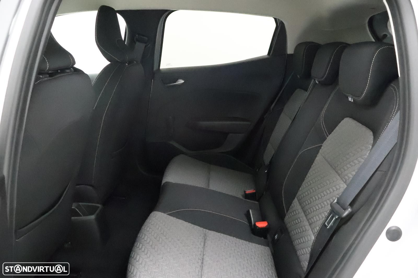 Renault Clio 1.0 TCe Limited CVT - 5
