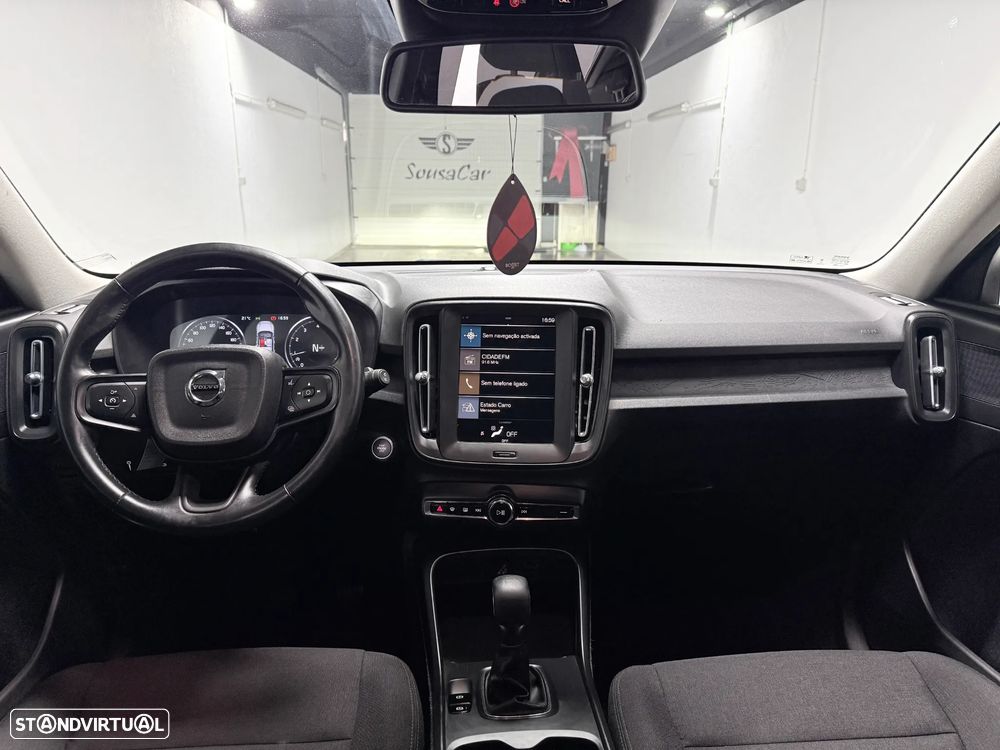 Volvo XC 40 1.5 T2 Momentum Plus - 16