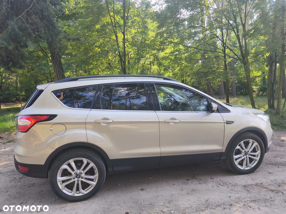 Ford Kuga - 10