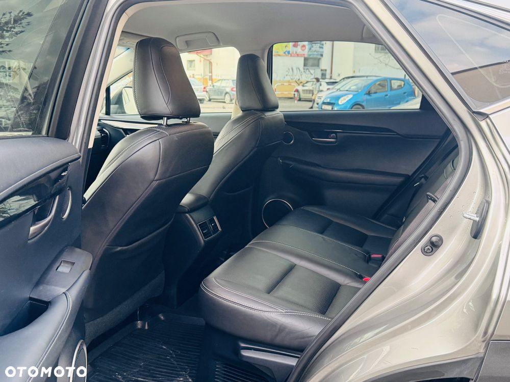 Lexus NX 200t Elite AWD - 38