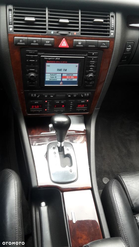 Audi A8 4.2 Quattro - 23