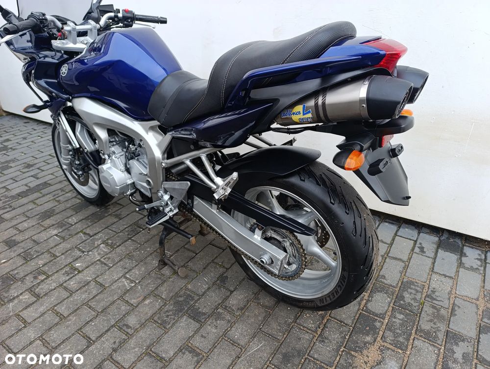 Yamaha FZS - 16