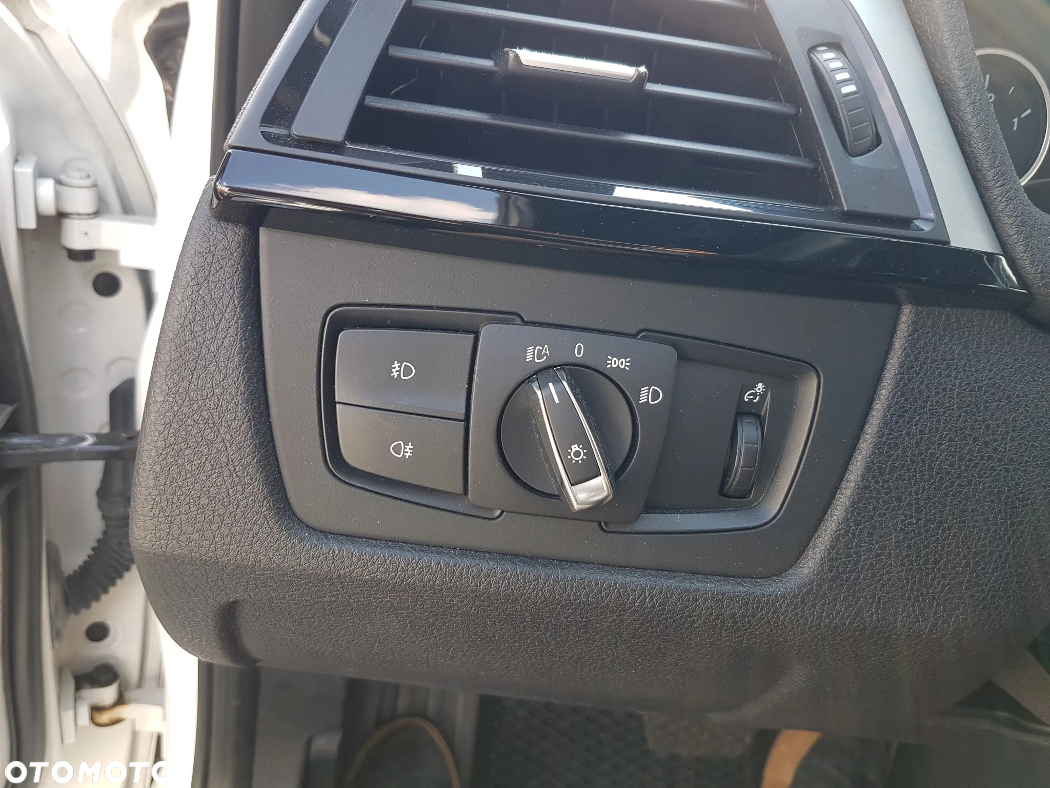BMW Seria 3 330d Touring xDrive Sport-Aut Sport Line - 29
