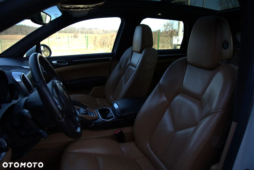Porsche Cayenne - 10