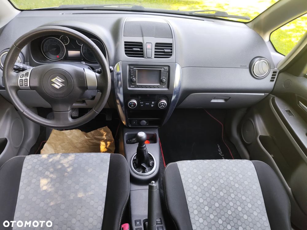 Suzuki SX4 1.6 Premium 4WD - 12