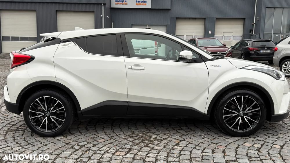Toyota C-HR Hybrid Lounge - 23