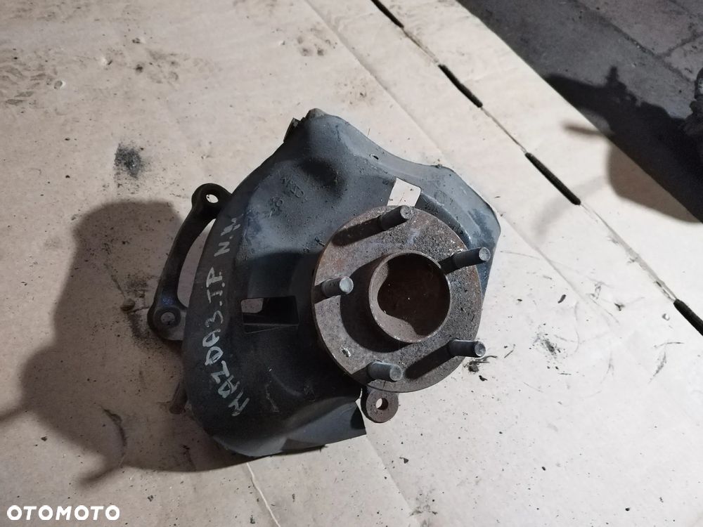 MAZDA 3 III BM 2.0 BENZYA 2014- PIASTA KOŁA TYŁ PRAWA - 1
