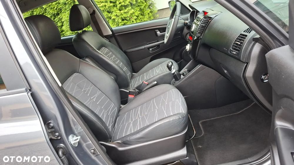 Kia Venga 1.6 CVVT Fifa World Cup Edition - 18