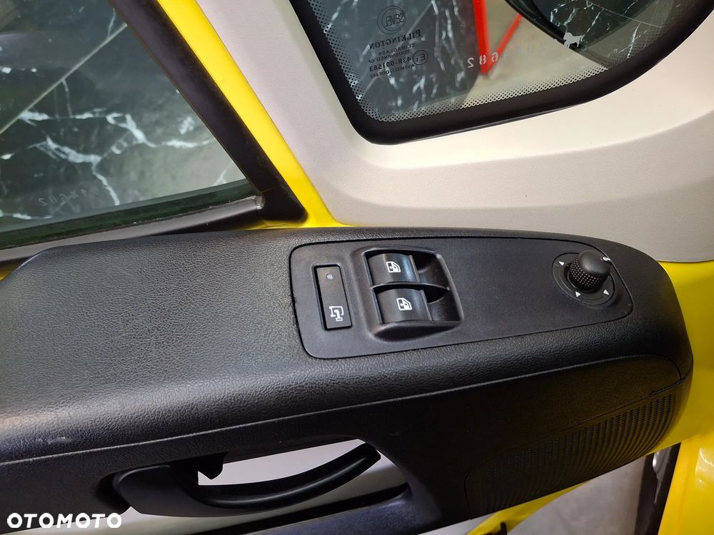Citroën Jumper Furgon Blaszak 3 Miejsca Służba Drogowa Hak Klimatyzacja Drzwi Przesuwane Lewa Oraz Prawa Strona 2015 Rok Tempomat Dotykowe Radio - 14