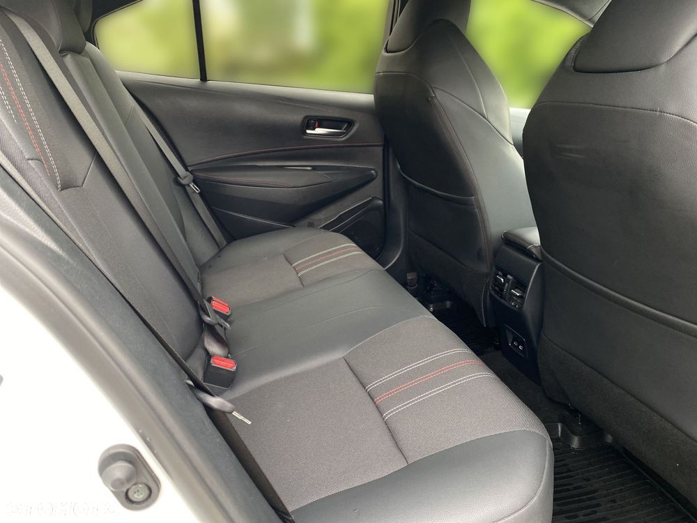 Toyota Corolla 1.8 Hybrid GR Sport Dynamic - 18