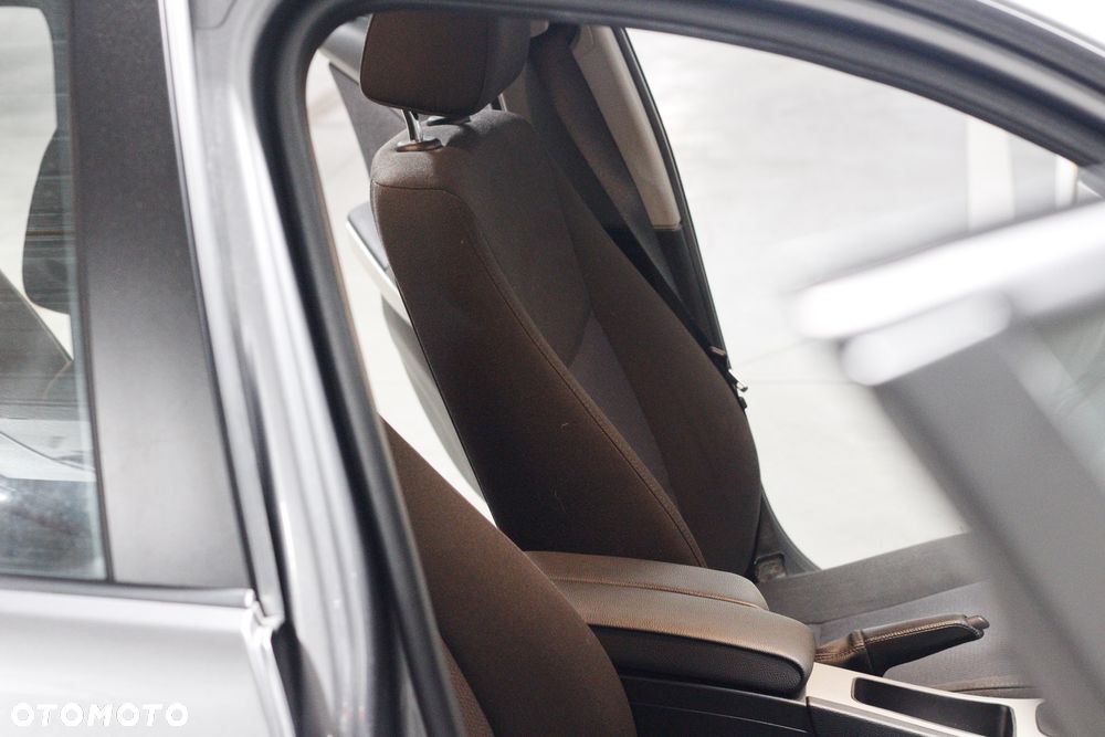 BMW Seria 3 318i Edition Lifestyle - 15