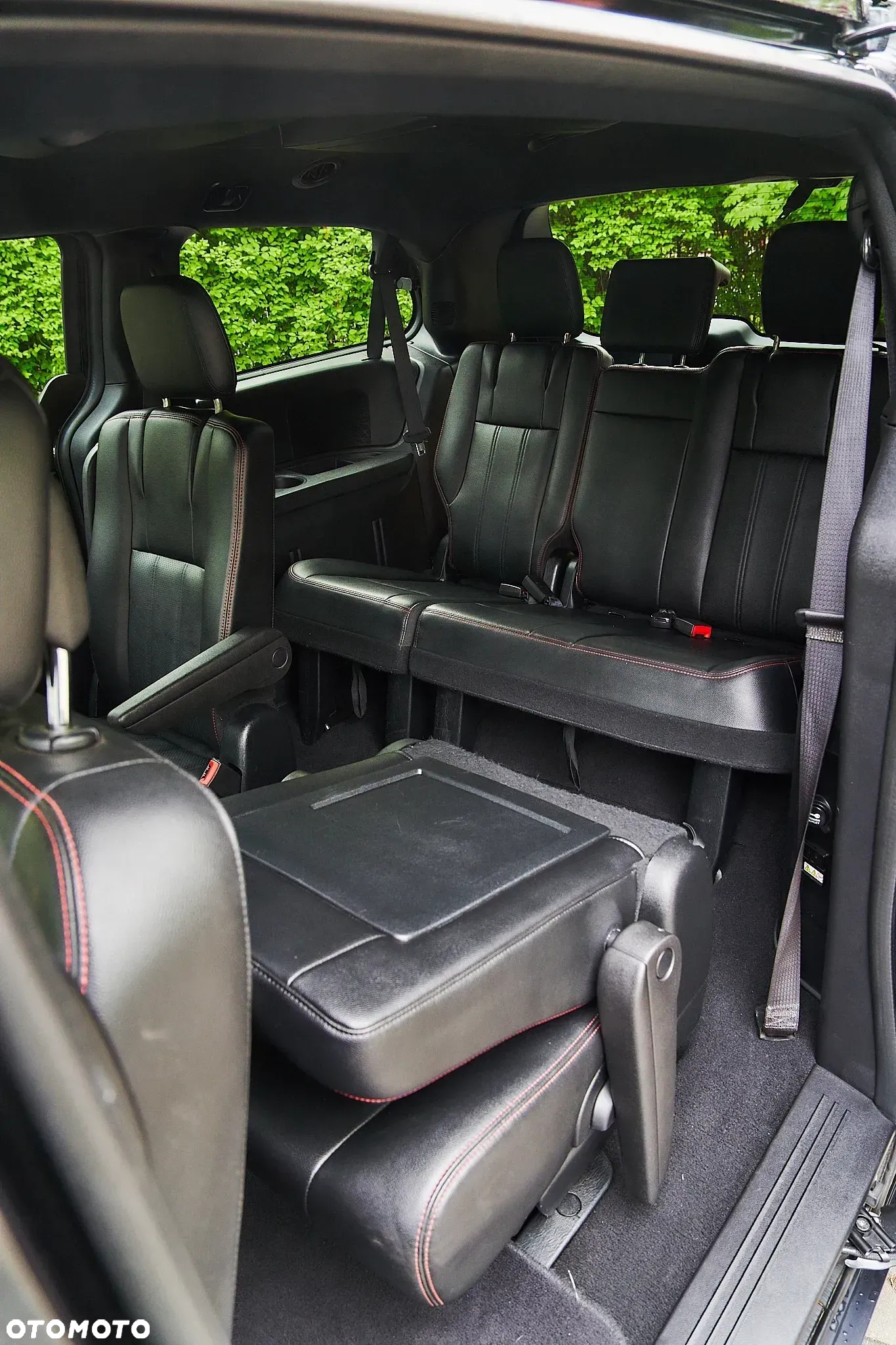 Dodge Caravan - 19