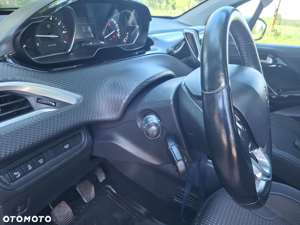 Peugeot 208 1.2 PureTech Allure S&S - 25