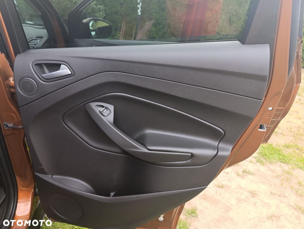 Ford Escape 2.0 EcoBoost AWD Titanium - 8