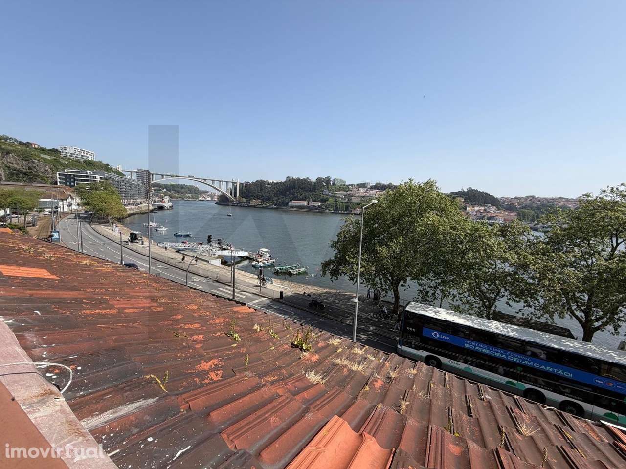 Moradia com vista panorâmica sobre o rio Douro – excelente oportunidad - Grande imagem: 5/31