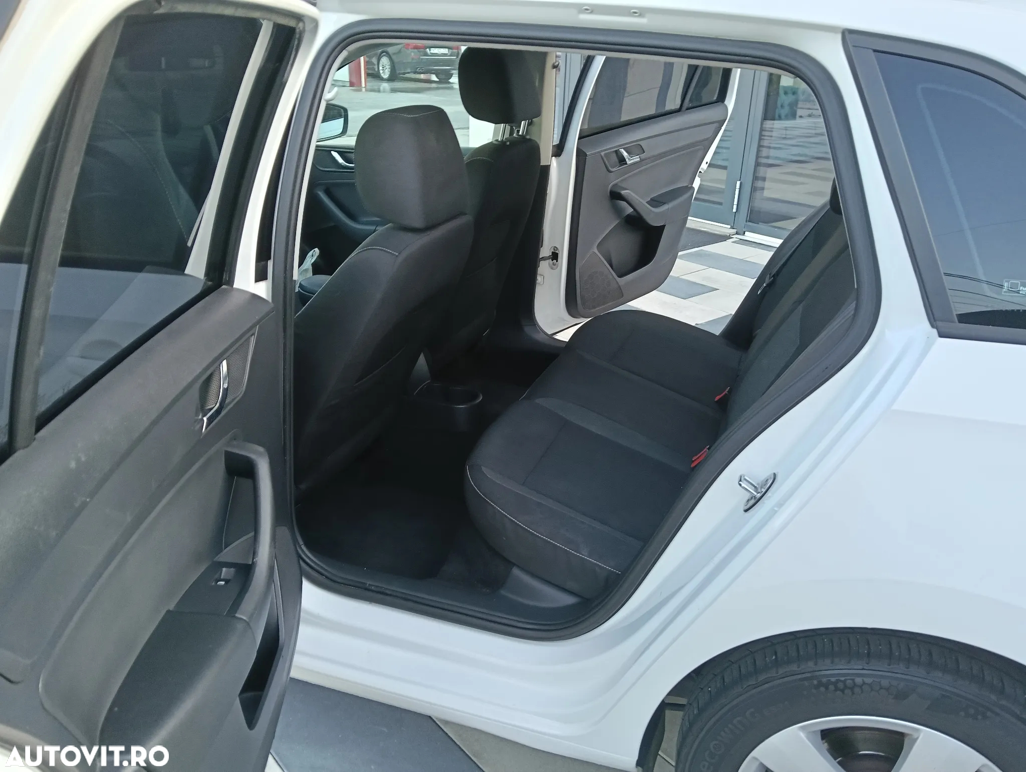Skoda RAPID 1.2 TSI Ambition - 12