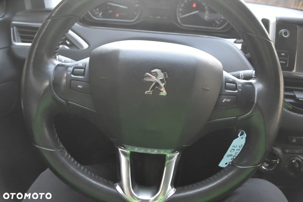 Peugeot 208 - 12