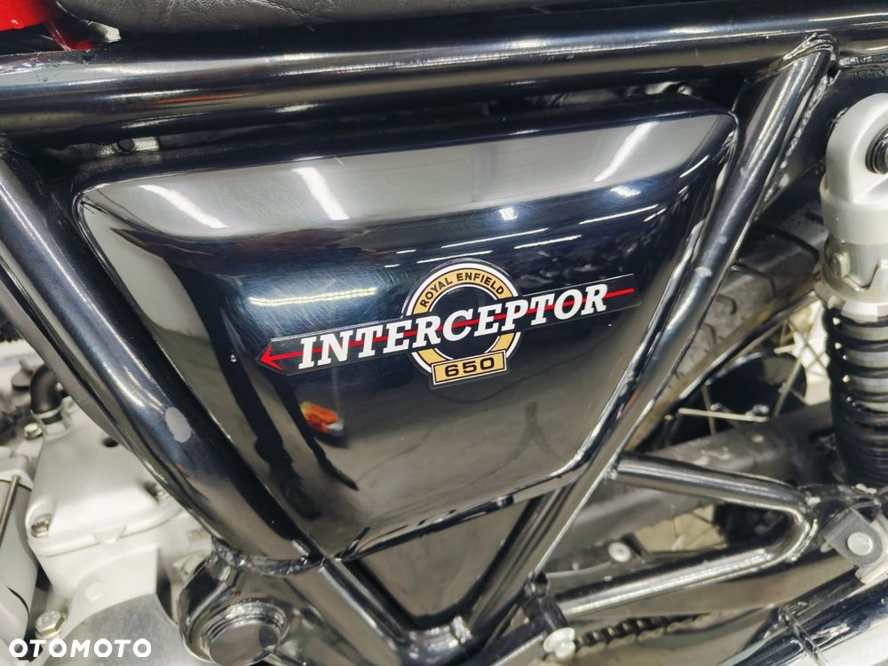 Royal Enfield Interceptor - 24