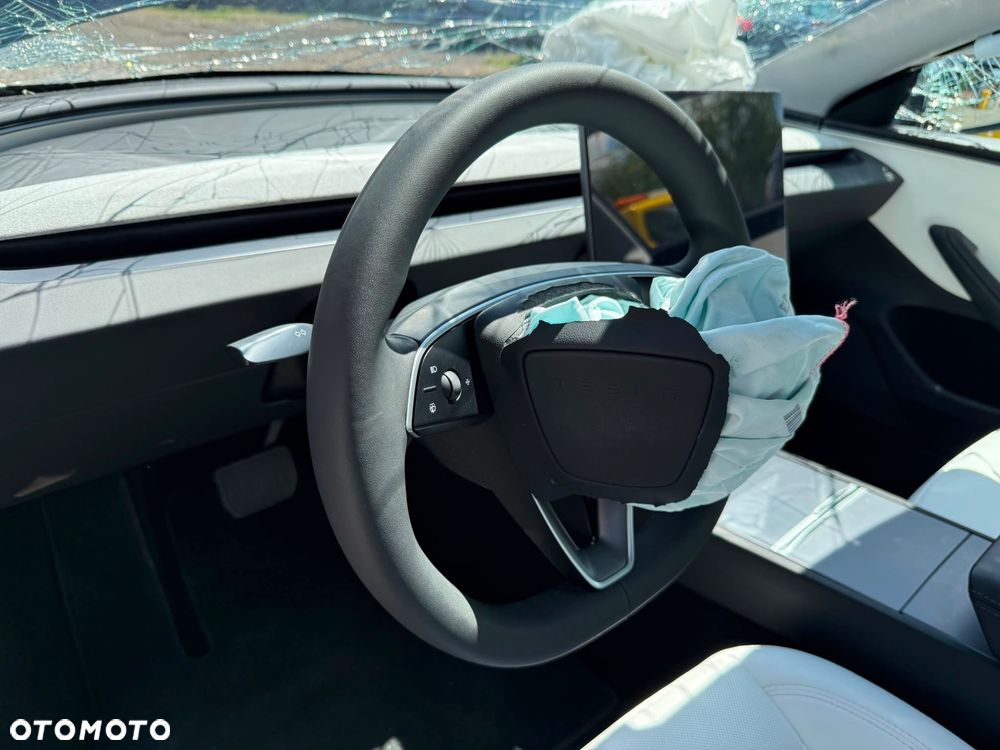 Tesla Model 3 - 13