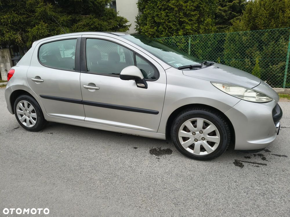 Peugeot 207 1.4 16V Presence - 11