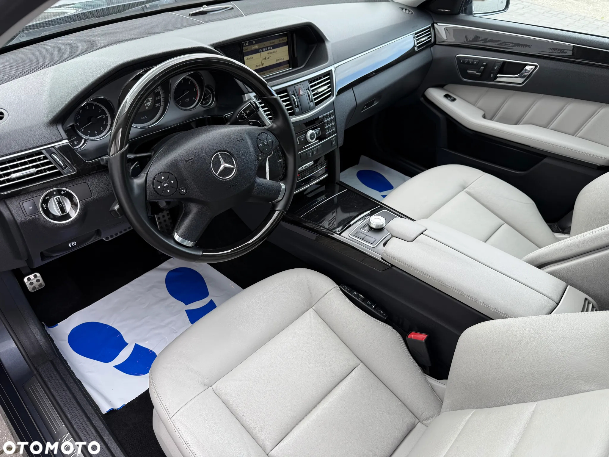 Mercedes-Benz Klasa E 350 T CDI DPF 4Matic BlueEFFICIENCY 7G-TRONIC - 14