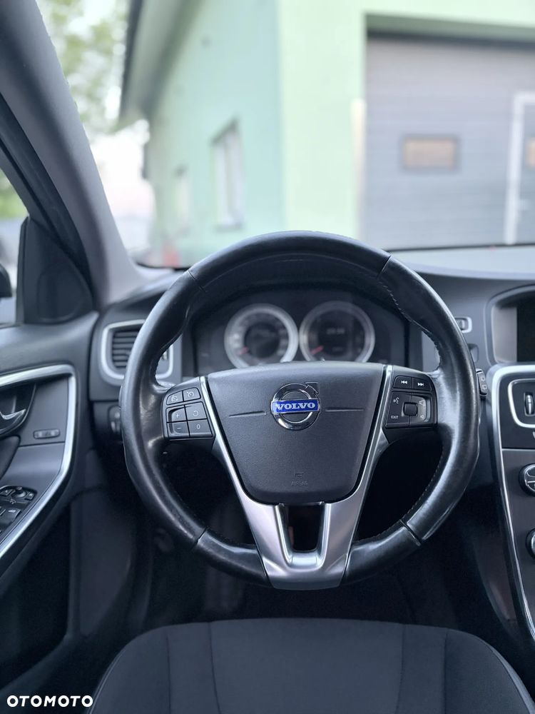 Volvo V60 D3 Summum - 18