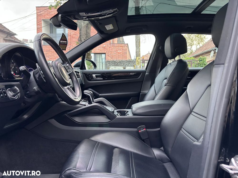 Porsche Cayenne - 15