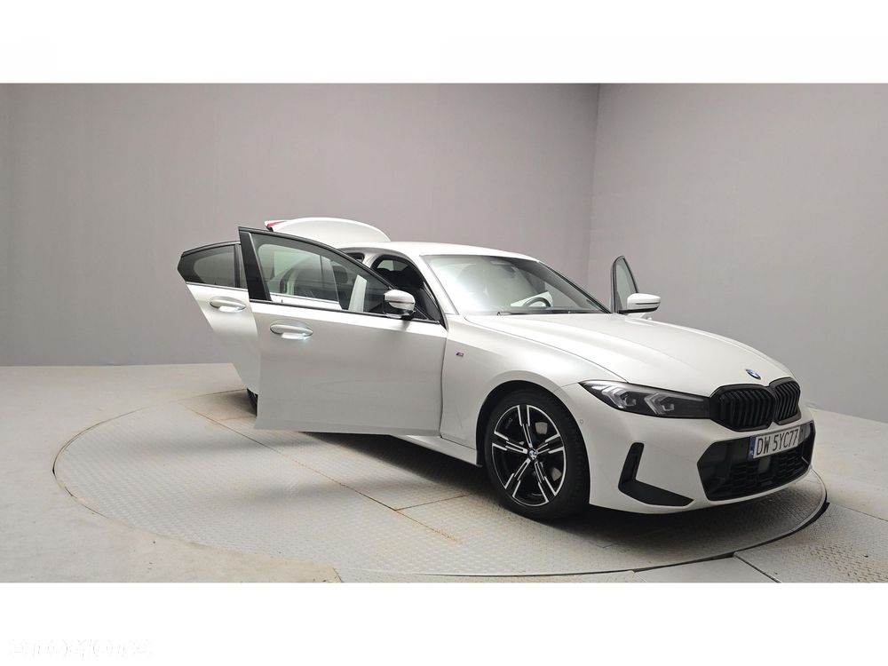 BMW Seria 3 320d xDrive mHEV M Sport - 14