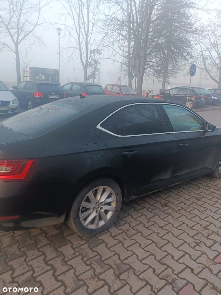 Skoda Superb 1.6 TDI DSG Ambition - 15