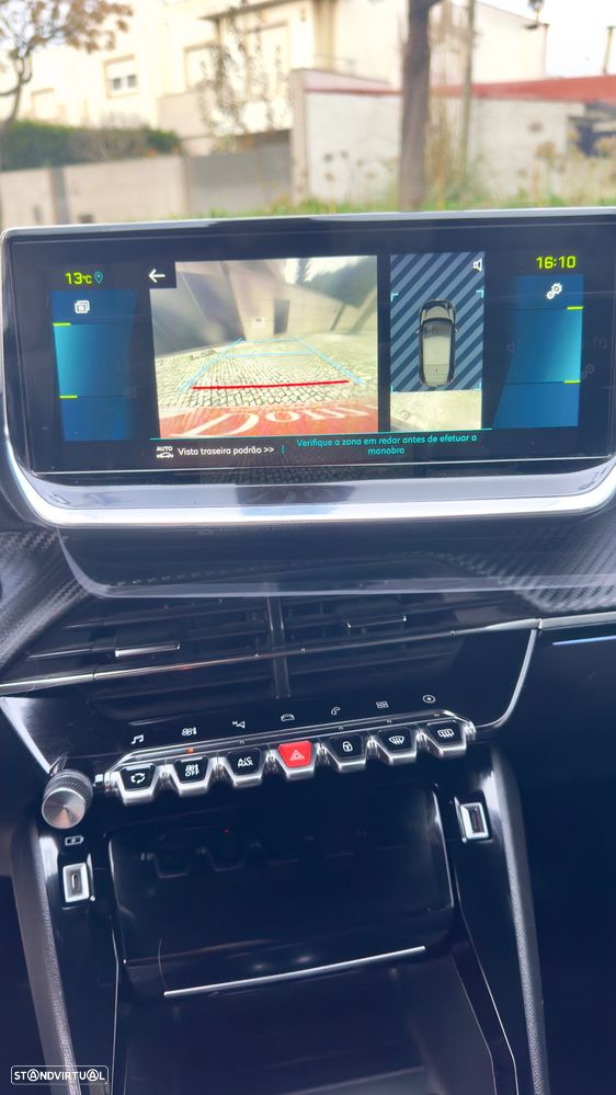 Peugeot e-208 GT - 18