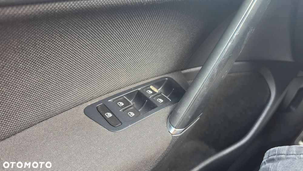 Volkswagen Golf GTD 2.0 TDI SCR DSG - 25
