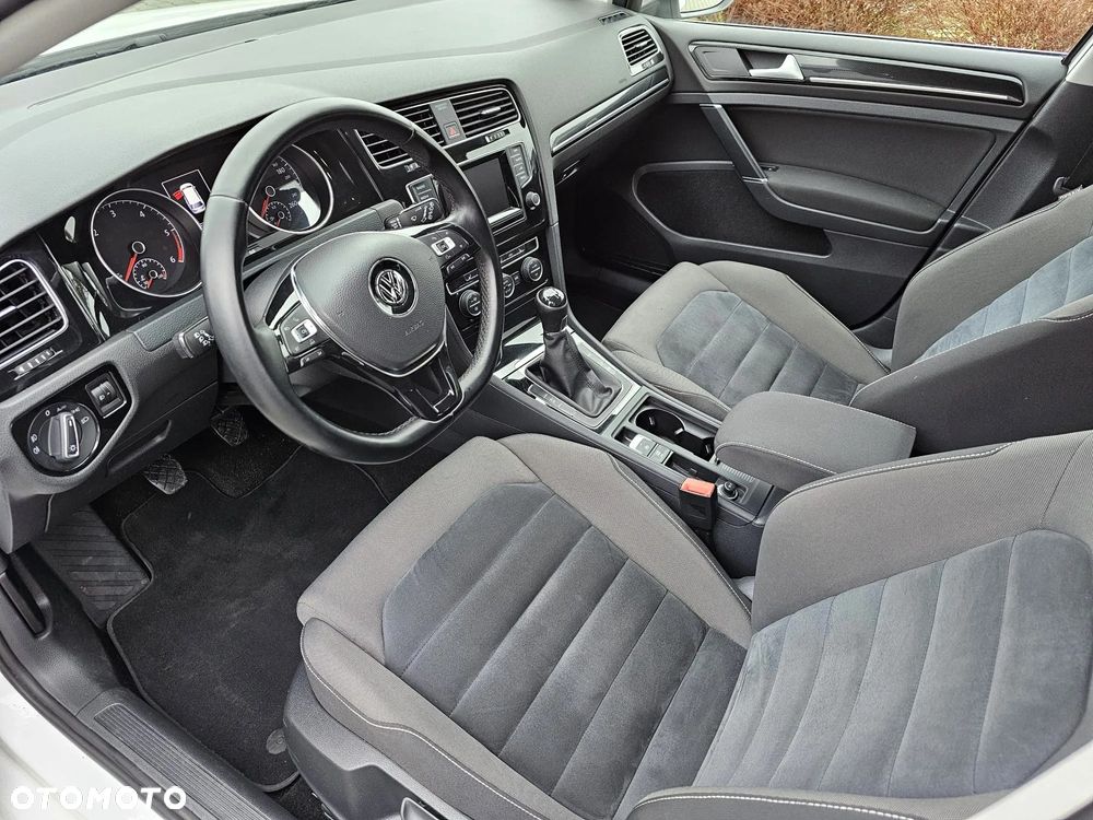 Volkswagen Golf Variant 2.0 TDI (BlueMotion Technology) Highline - 23