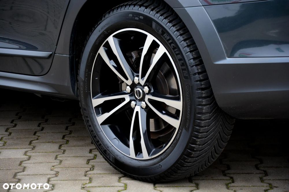 Volvo V90 Cross Country - 10