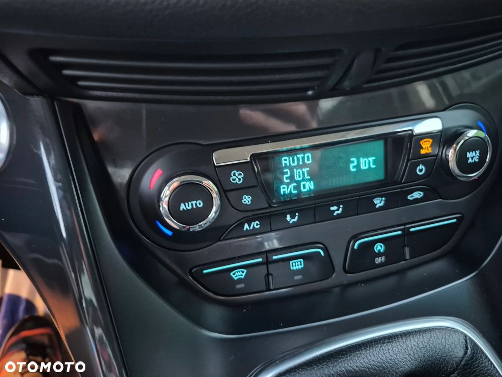 Ford Kuga - 35