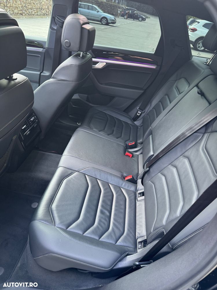 Volkswagen Touareg - 32