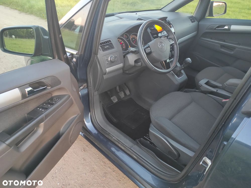 Opel Zafira 1.8 Cosmo - 29