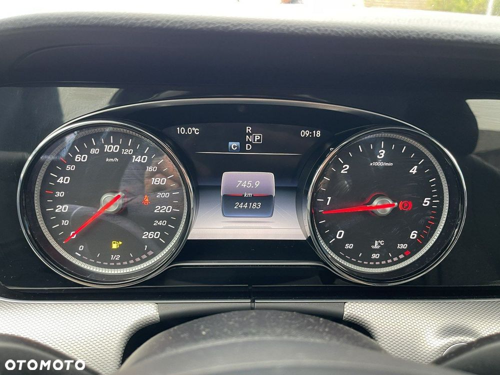 Mercedes-Benz Klasa E 200 d 9G-TRONIC - 9