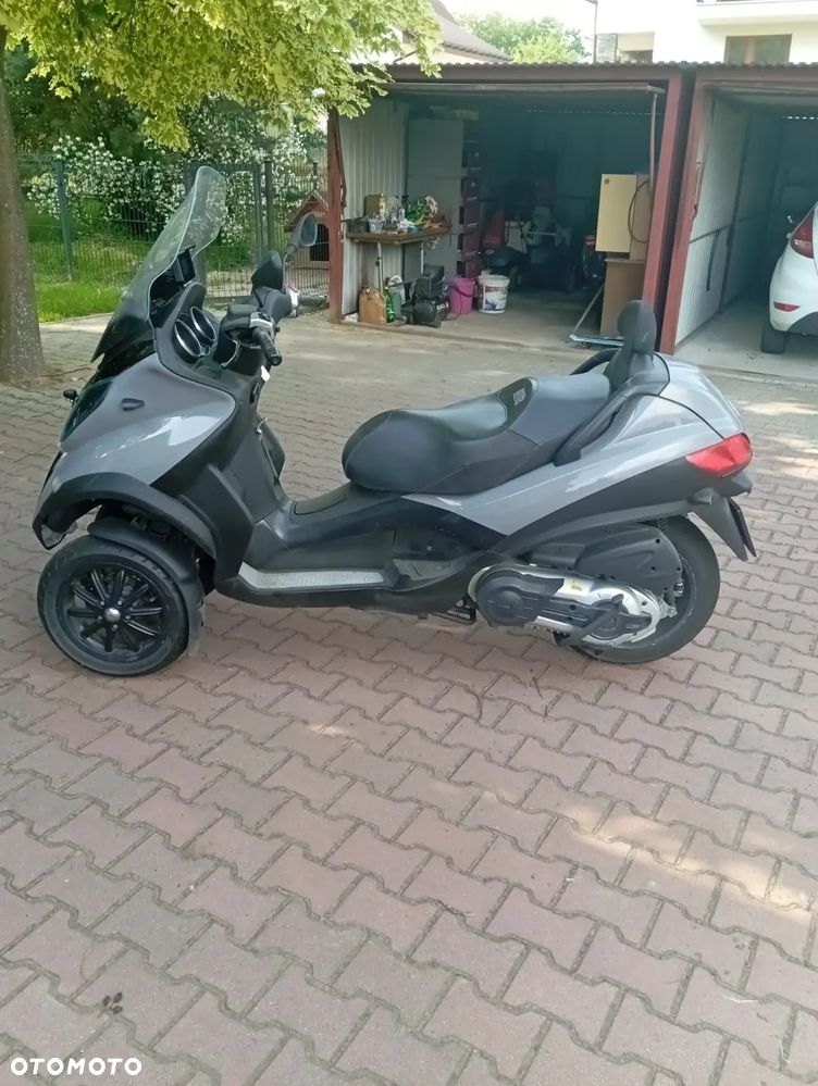Piaggio MP-3 - 2
