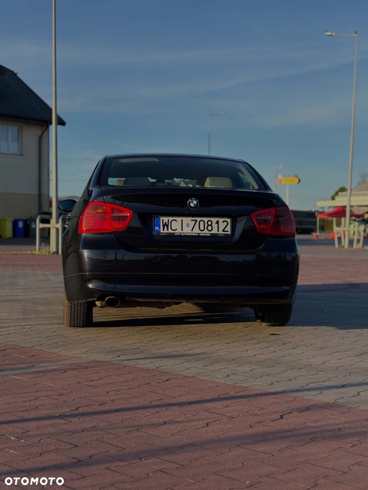 BMW Seria 3 320i - 4