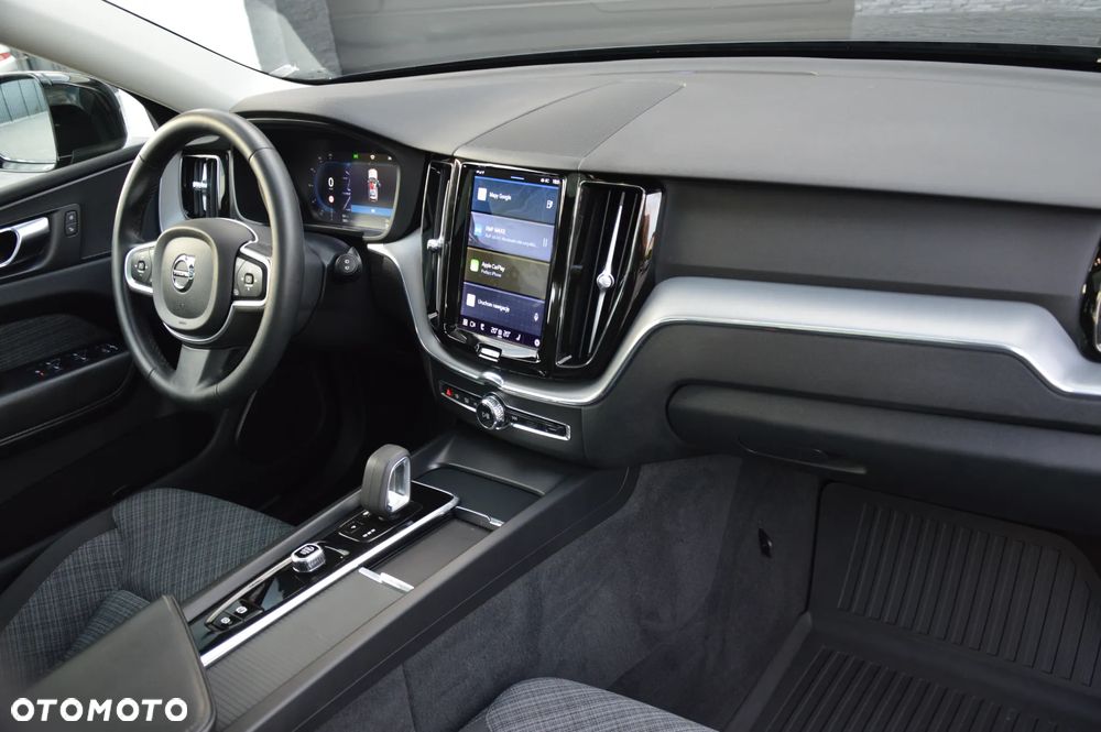 Volvo XC 60 T6 AWD Plug-in Hybrid Ultra Dark - 20