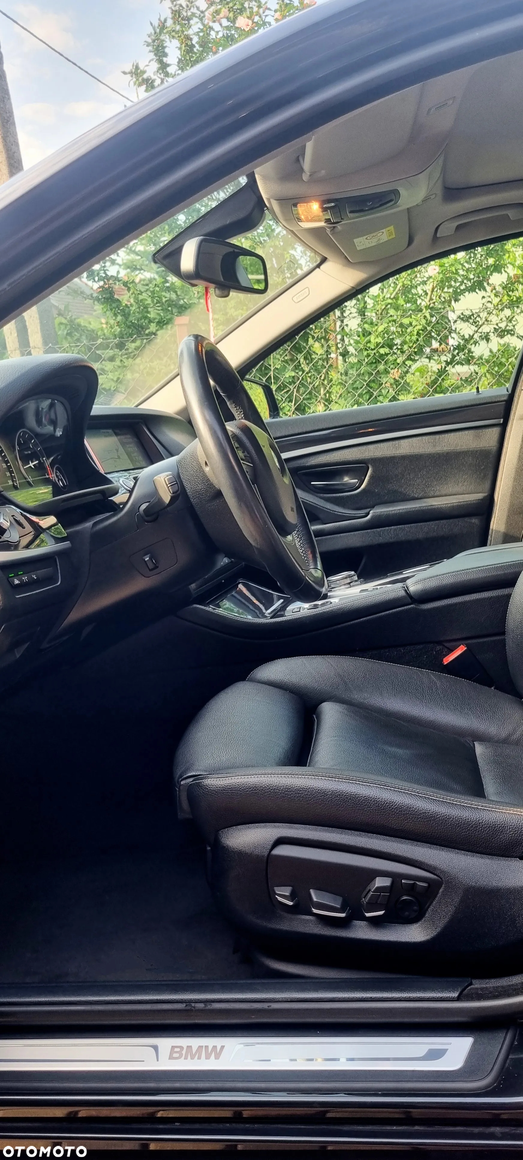 BMW Seria 5 530d xDrive Modern Line - 12