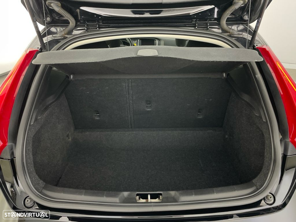Volvo V40 Cross Country 2.0 D2 Pro - 13