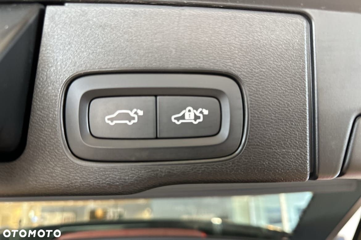 Volvo XC 60 B5 B AWD Ultra Black Edition - 10
