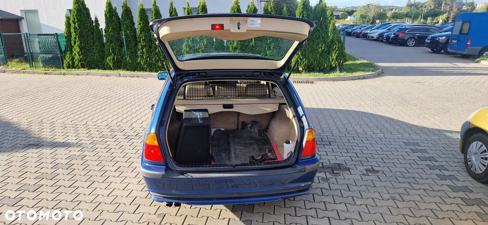 BMW Seria 3 320i - 4