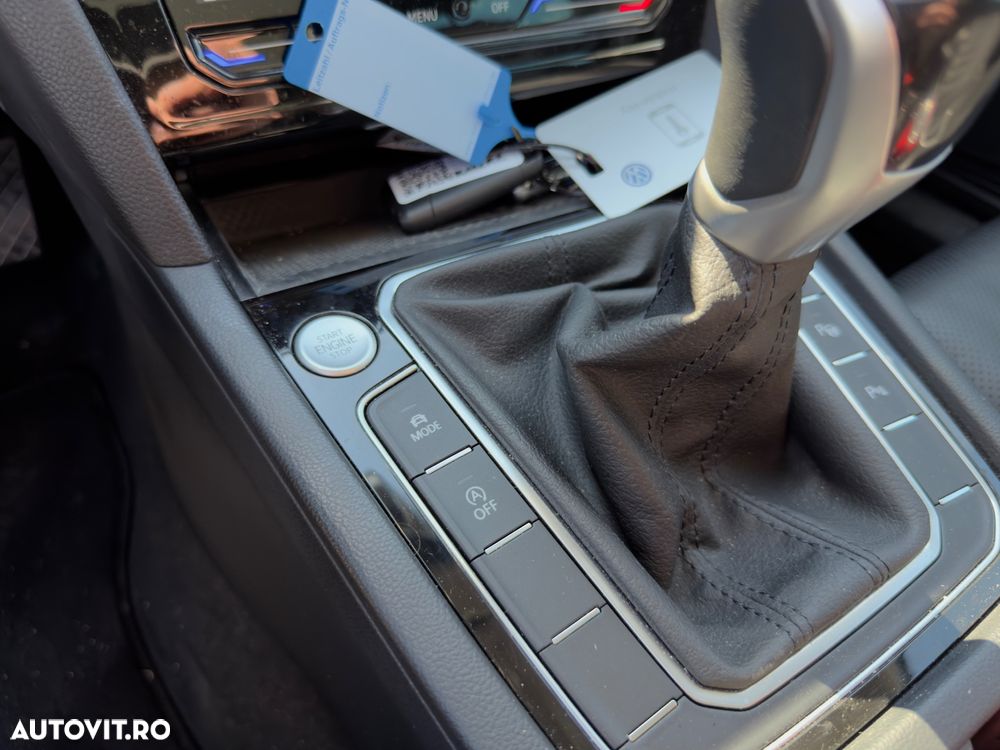 Volkswagen Passat 2.0 TDI SCR Elegance - 12