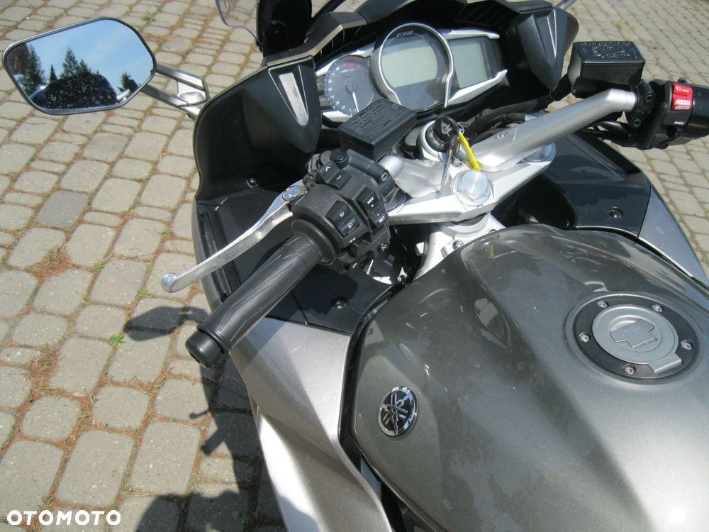 Yamaha FJR - 8